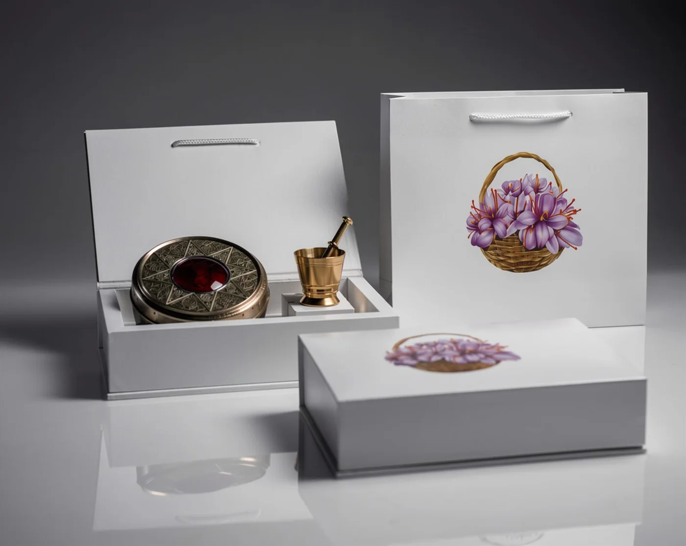 Premium saffron gift box and private-label presentation