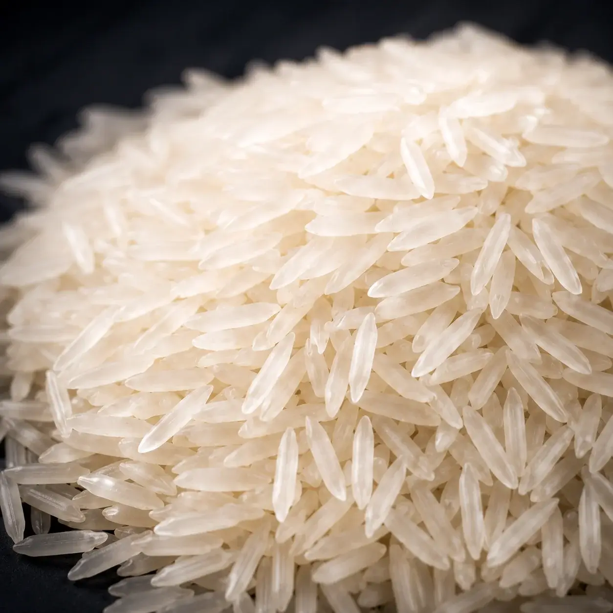 Close view of premium Pakistani Basmati rice long grains